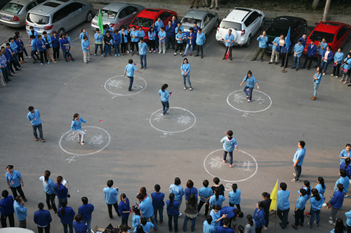 公司舉辦“喜迎國慶、強身健體”女職工踢毽子表演賽