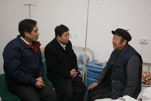 公司節(jié)前開展訪貧問苦送溫暖活動(dòng)